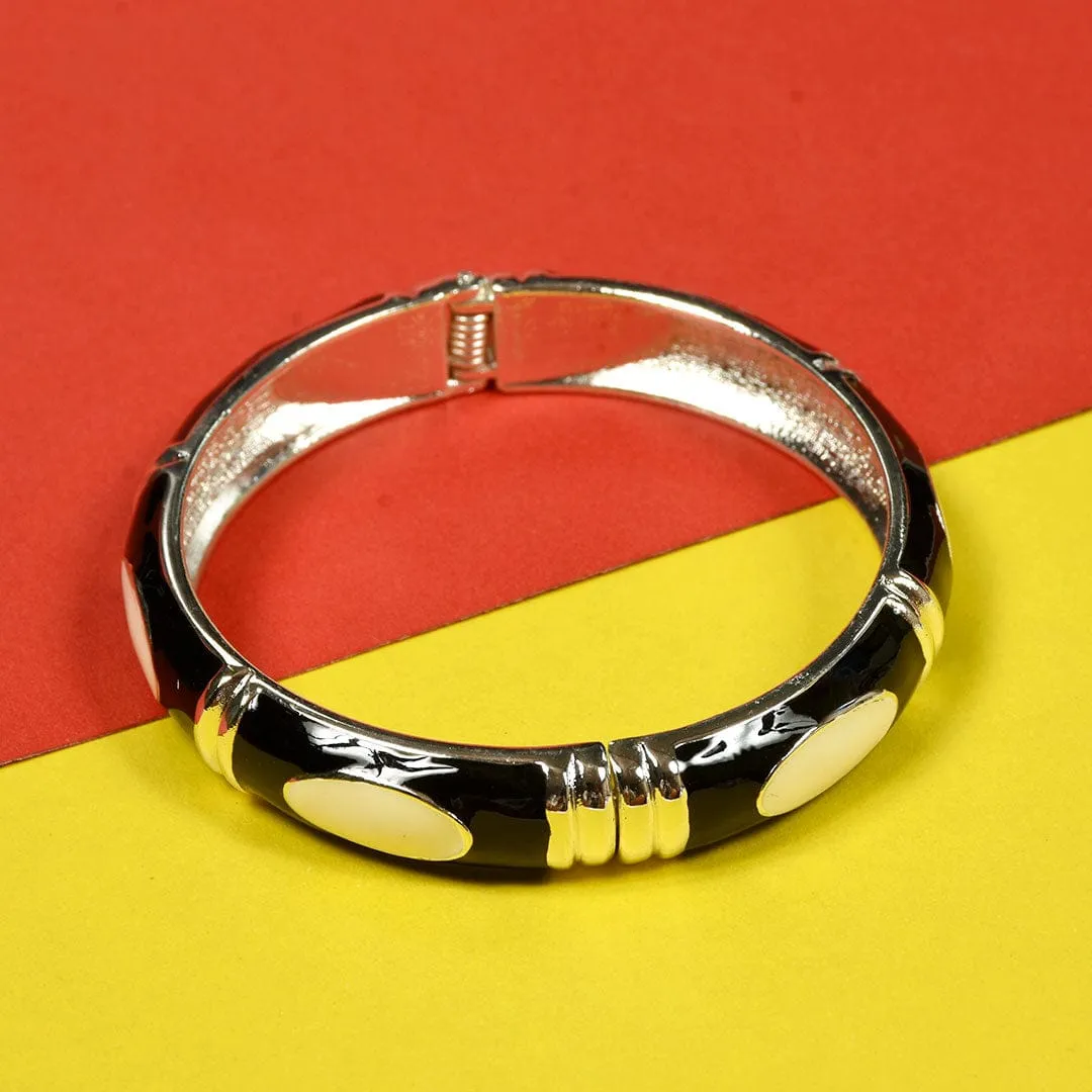 Women Modern Design Clutch Bangle